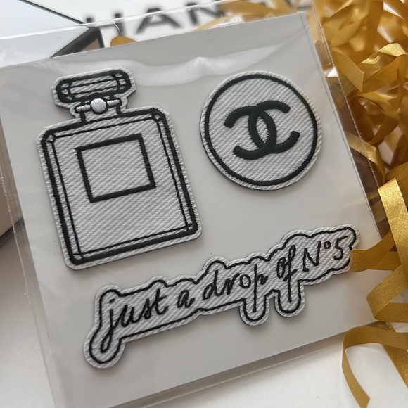 CHANEL Advent Calender Box 28 - Picture 3 of 4